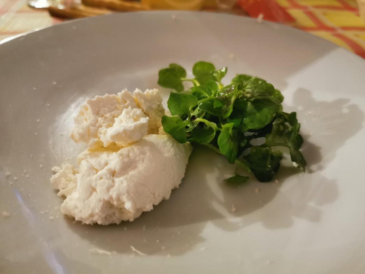 Albergo Ristorante Centro Vico Canavese Екстериор снимка
