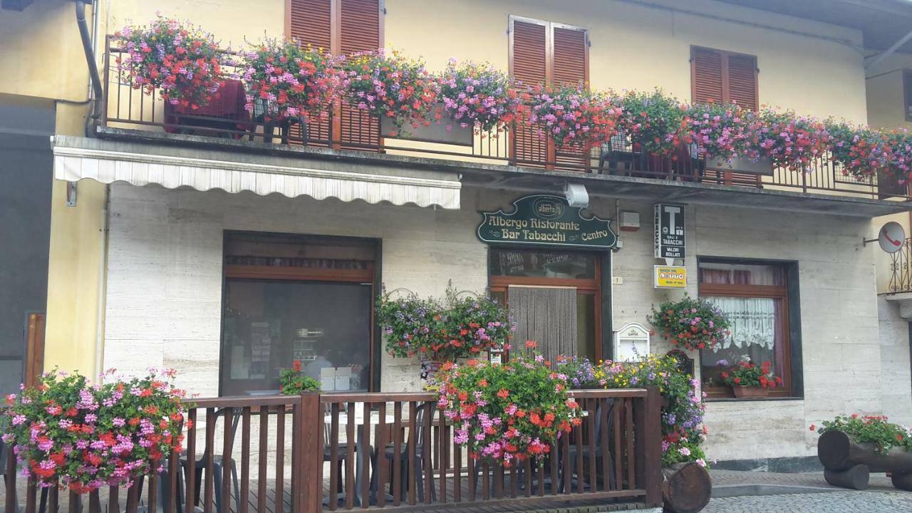 Albergo Ristorante Centro Vico Canavese Екстериор снимка