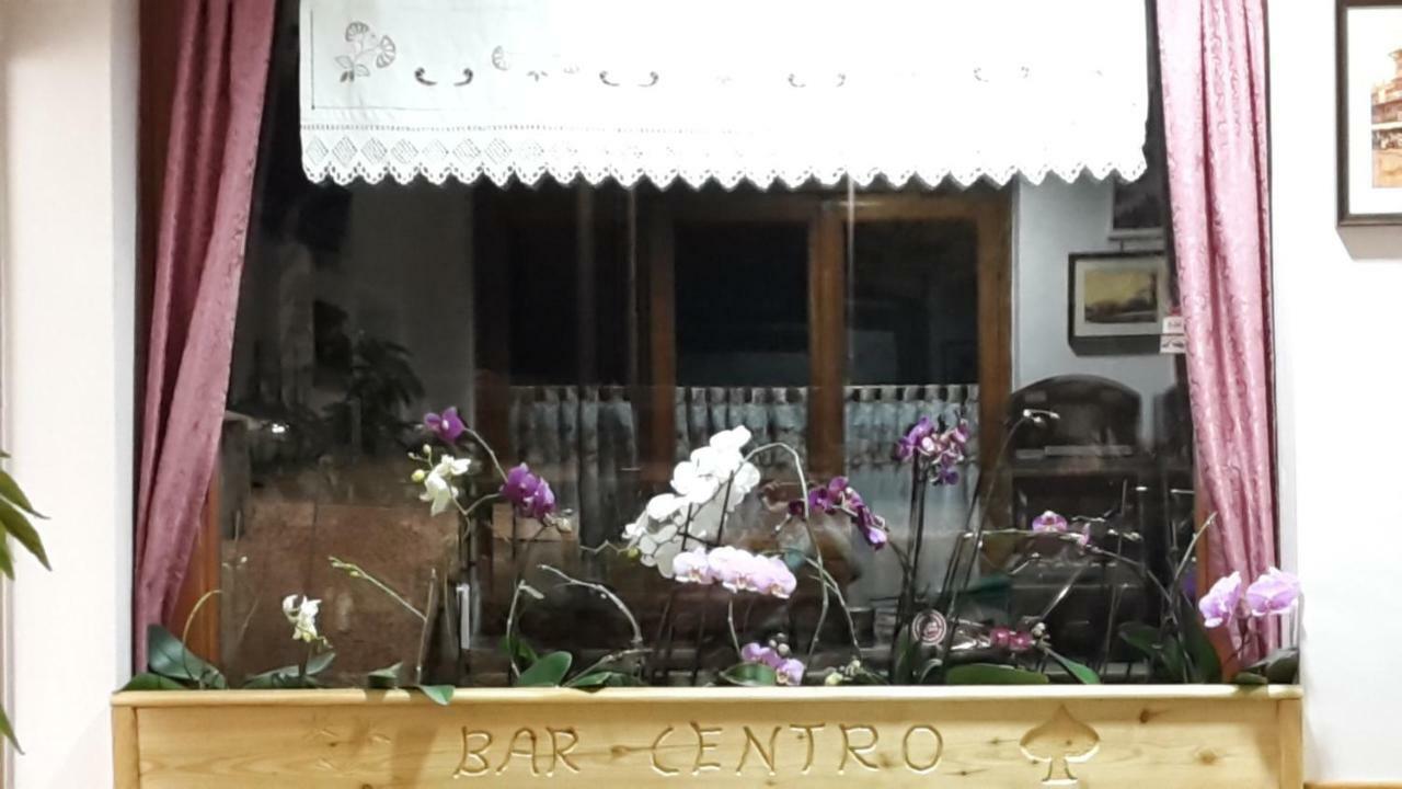 Albergo Ristorante Centro Vico Canavese Екстериор снимка
