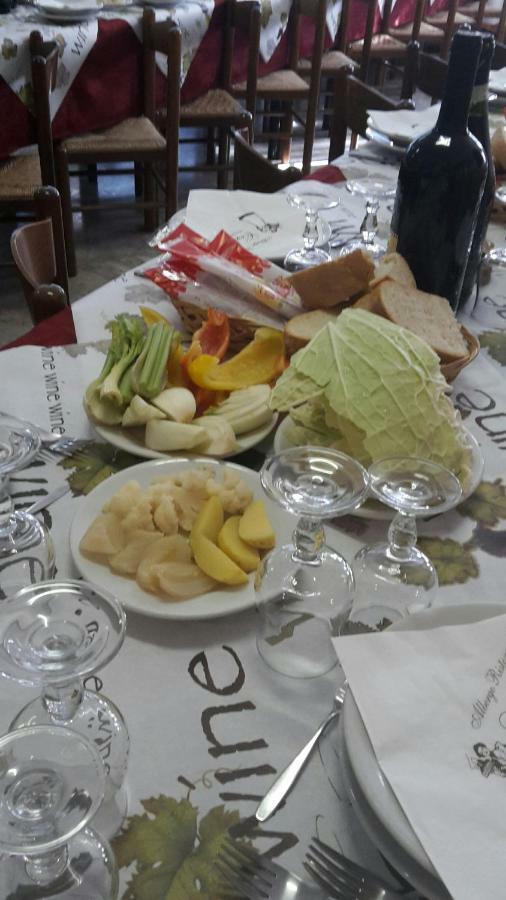 Albergo Ristorante Centro Vico Canavese Екстериор снимка