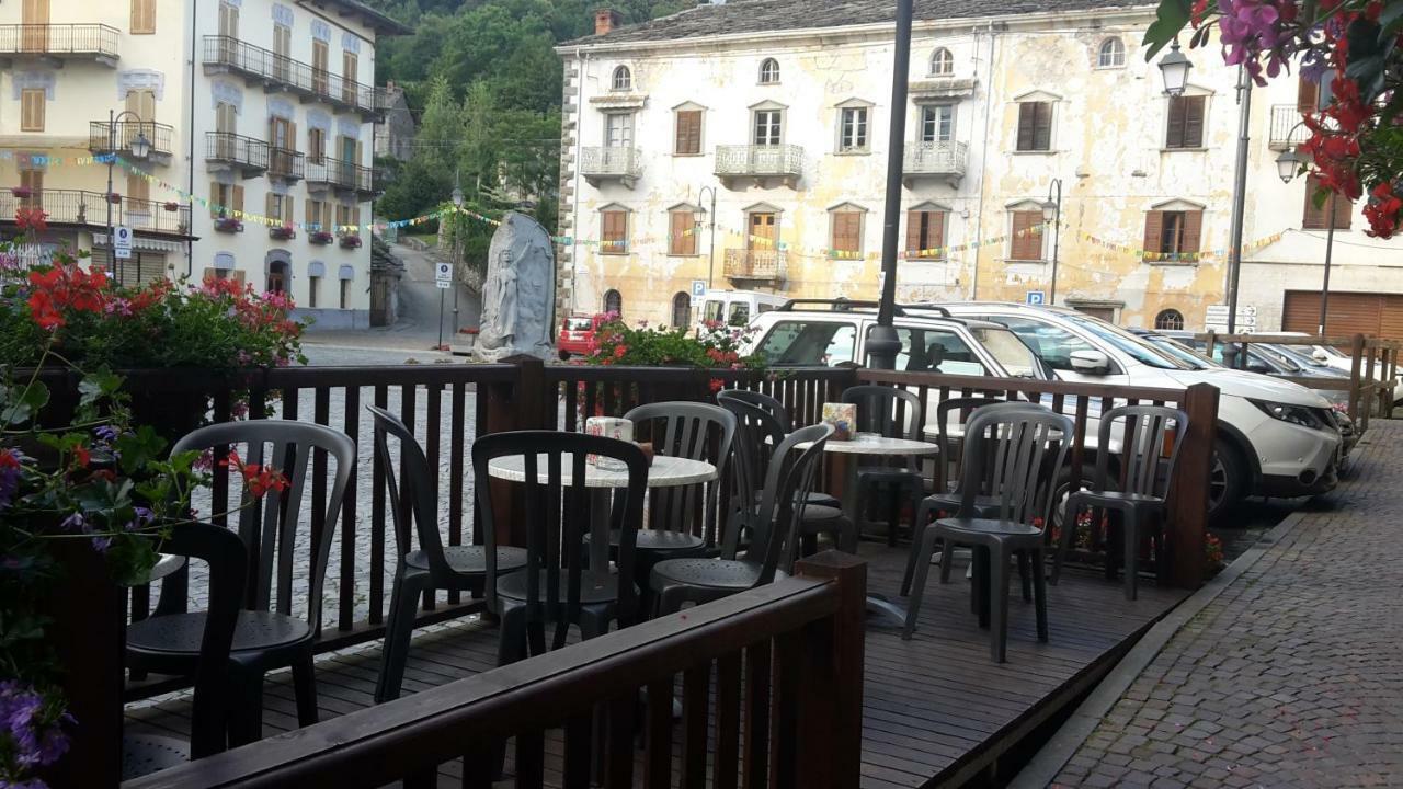 Albergo Ristorante Centro Vico Canavese Екстериор снимка
