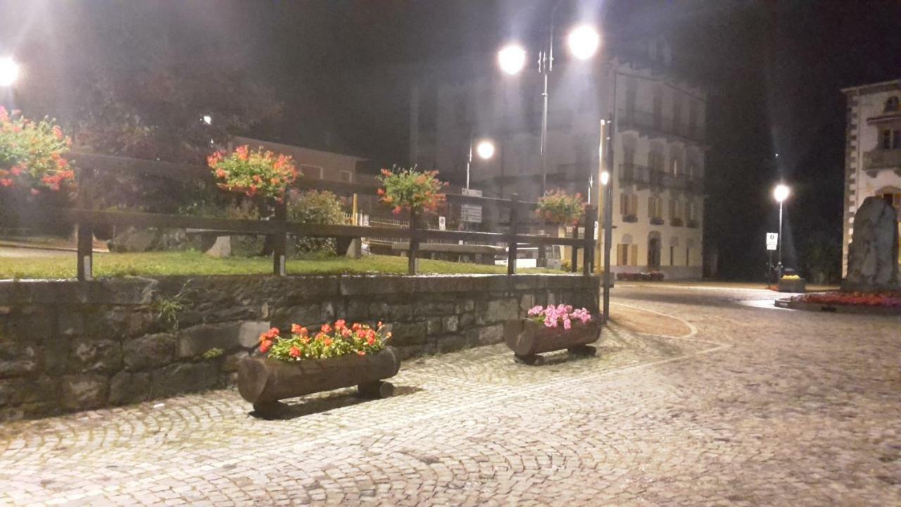 Albergo Ristorante Centro Vico Canavese Екстериор снимка