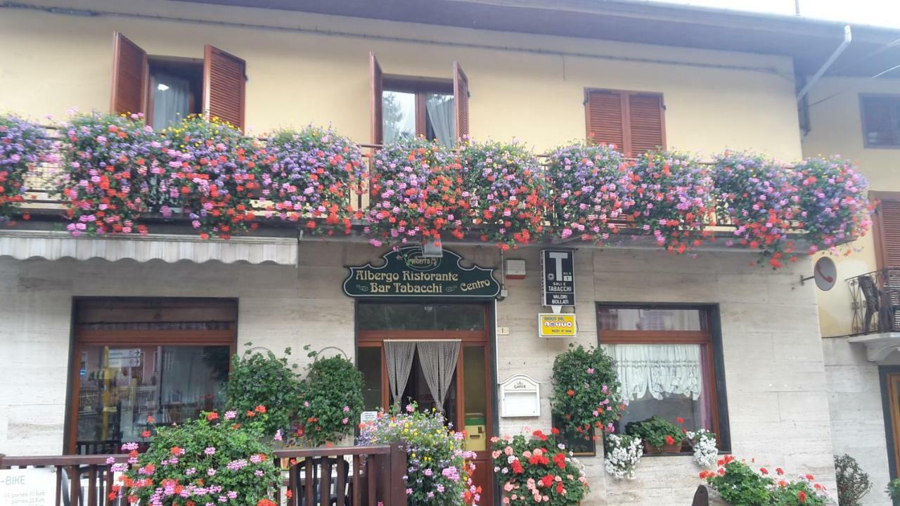 Albergo Ristorante Centro Vico Canavese Екстериор снимка