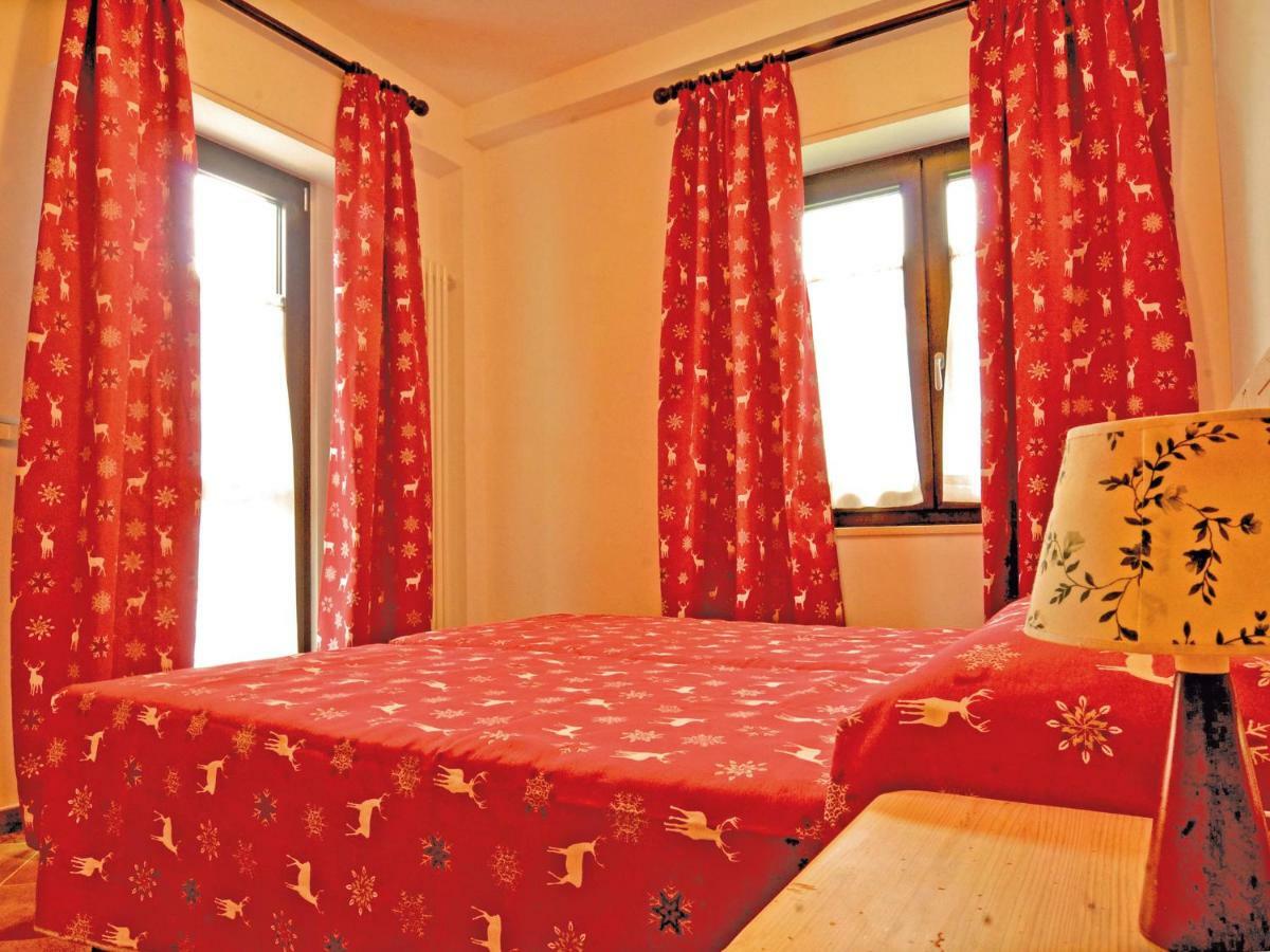 Albergo Ristorante Centro Vico Canavese Екстериор снимка
