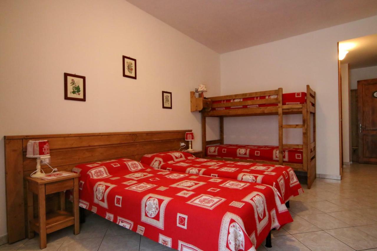 Albergo Ristorante Centro Vico Canavese Екстериор снимка