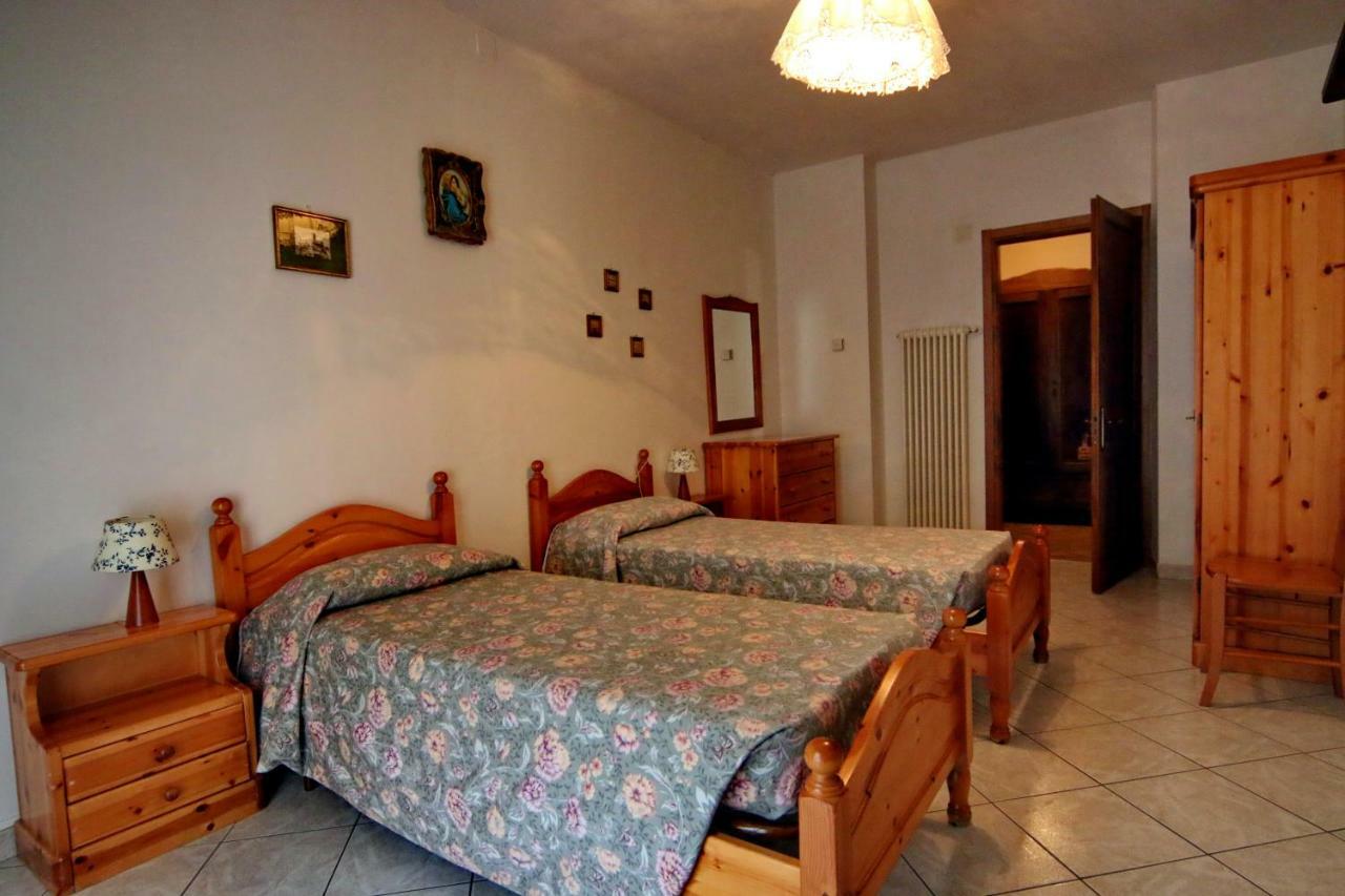 Albergo Ristorante Centro Vico Canavese Екстериор снимка