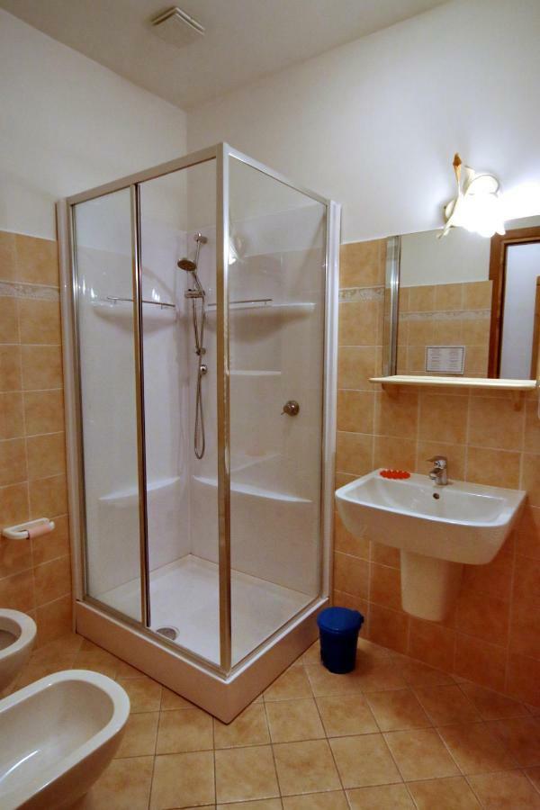 Albergo Ristorante Centro Vico Canavese Екстериор снимка