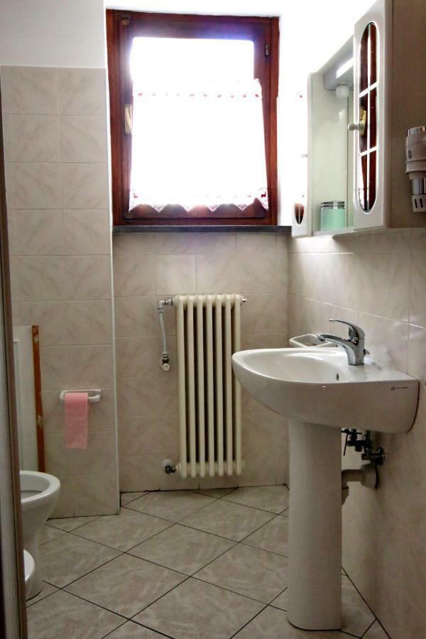 Albergo Ristorante Centro Vico Canavese Екстериор снимка